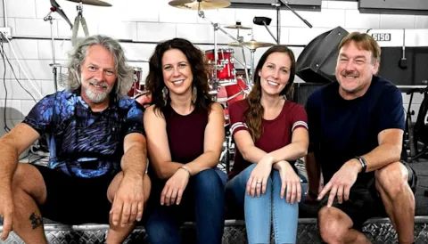 Live Music by 3 Foot Circle Band